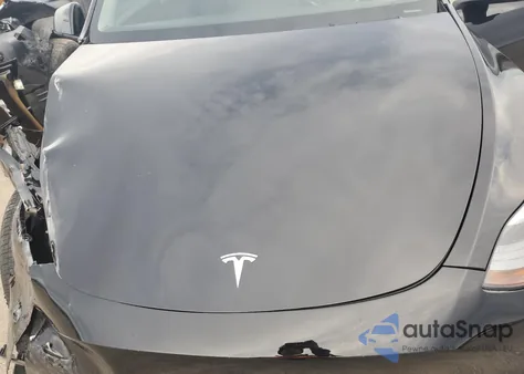 2024 Tesla Model Y из США, поврежденный, VIN 7SAYGAEE3RF089122